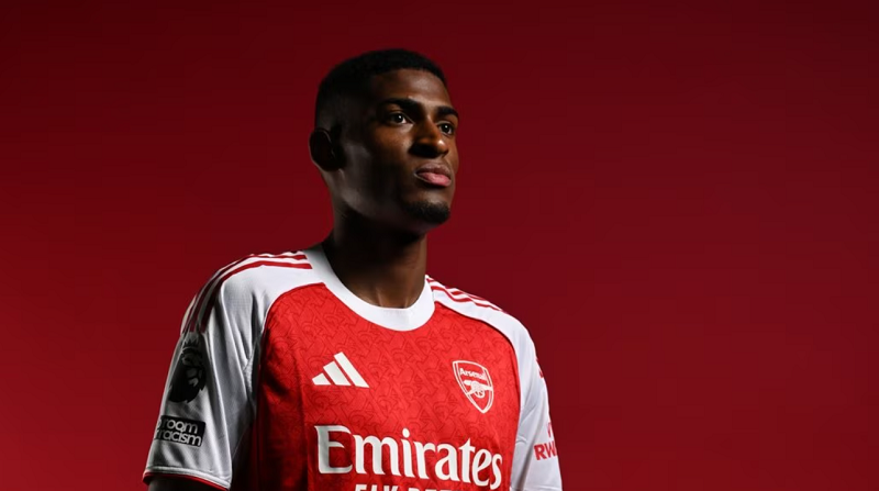 mosquera-noi-len-nhu-la-chan-thep-moi-cua-arsenal